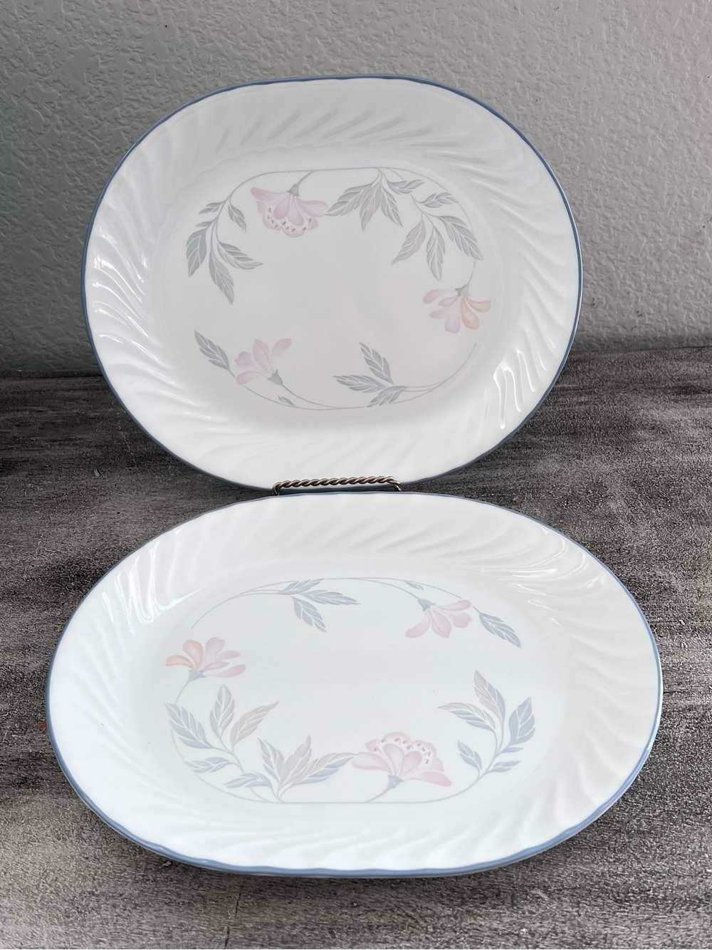 Set of 2 Vintage Corelle "Pink Trio" Oval Serving Platters 12" × 10" — Swirl Rim